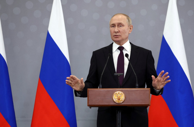 Il presidente russo Putin partecipa a una conferenza stampa ad Astana