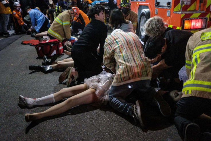 Fuga durante le celebrazioni di Halloween a Seoul