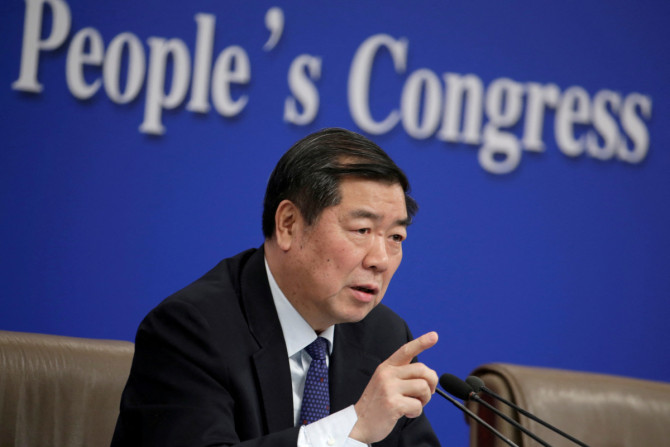 He Lifeng, presidente dell&#39;NDRC cinese, partecipa a una conferenza stampa a Pechino