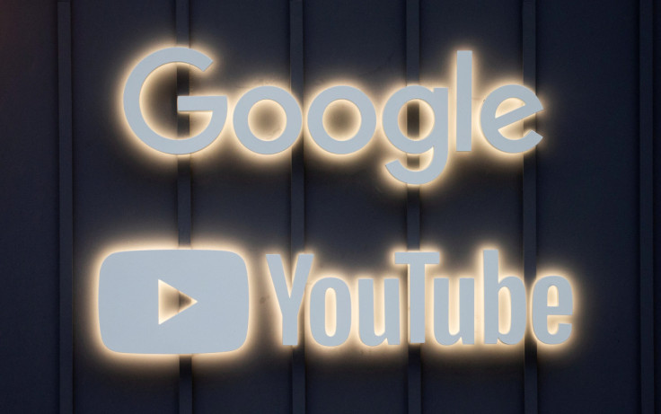I loghi di Google e YouTube sono visibili a Davos