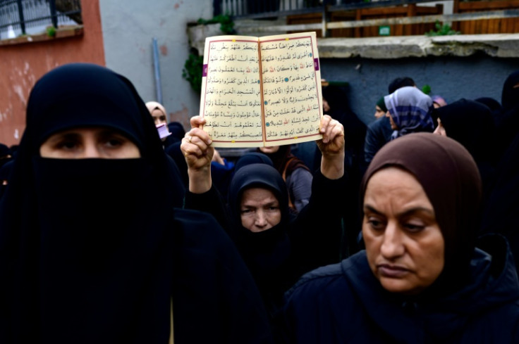 La Turchia si è indignata per le proteste in cui un estremista ha bruciato copie del Corano a Stoccolma e Copenaghen