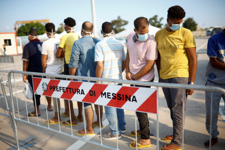 Arrivano al porto di Messina i migranti a bordo della nave di soccorso Open Arms