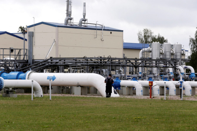 Vista generale dei tubi dell&#39;impianto di stoccaggio sotterraneo del gas di Latvijas Gaze a Incukalns