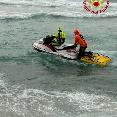 Mortale naufragio di migranti al largo della costa orientale di Crotone
