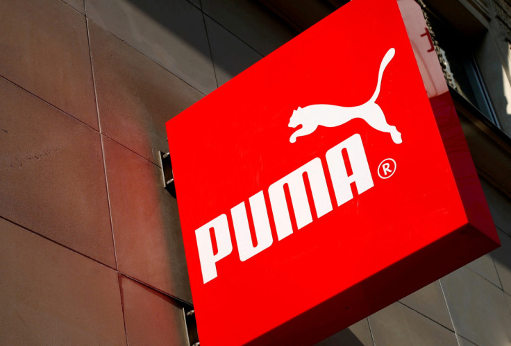 Il logo dell&#39;azienda tedesca di articoli sportivi Puma è visibile all&#39;ingresso di uno dei suoi negozi a Vienna