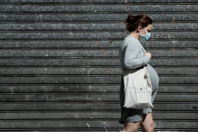 "La penalizzazione della maternità - la perdita di guadagni per tutta la vita vissuta dalle donne che allevano figli - è diventata la causa più significativa del divario retributivo di genere", afferma il rapporto.
