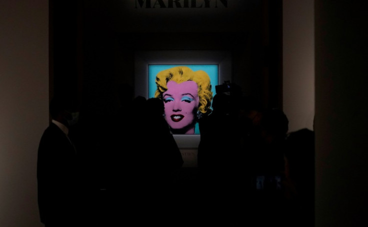 "Shot Sage Blue Marilyn" di Andy Warhol è stato venduto all&#39;asta per 195 milioni di dollari, un record per un&#39;opera d&#39;arte americana