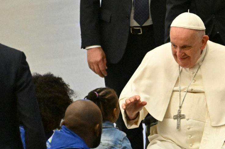 Papa Francesco ha tenuto sabato un&#39;udienza per i rifugiati portati in Europa attraverso un programma di corridoi guidato dai cristiani