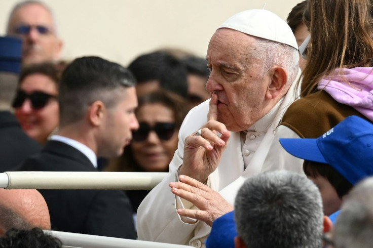 I test hanno mostrato che il papa ha un&#39;infezione respiratoria che non era Covid-19, che richiede alcuni giorni di cure ospedaliere