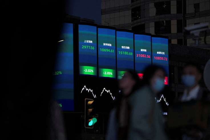 Una gigantesca esposizione di indici azionari a Shanghai