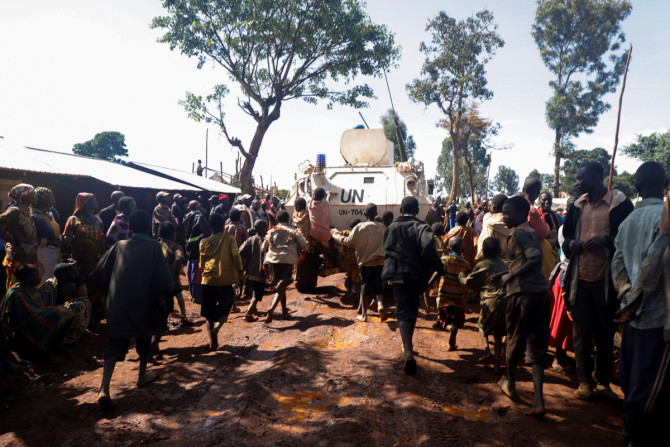 Gli attacchi dei ribelli aggravano la crisi degli sfollati nell&#39;Ituri del Congo