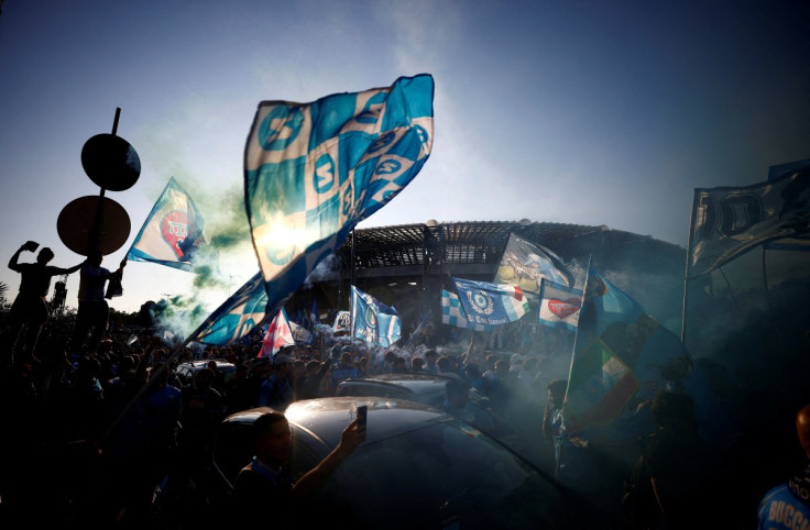 Serie A - I tifosi del Napoli si riuniscono a Napoli in vista della potenziale vittoria del titolo di Serie A