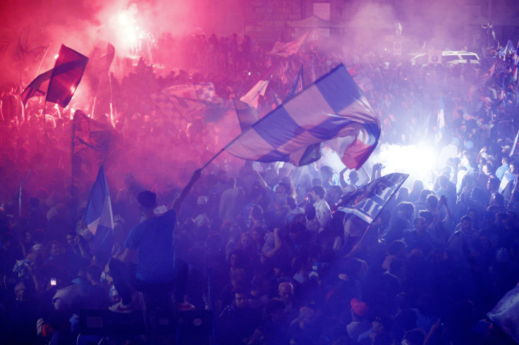Serie A - I tifosi del Napoli festeggiano la vittoria in Serie A