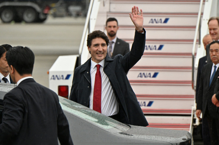 Il primo ministro canadese Trudeau arriva all&#39;aeroporto di Hiroshima per partecipare al vertice dei leader del G7 a Mihara, prefettura di Hiroshima, Giappone