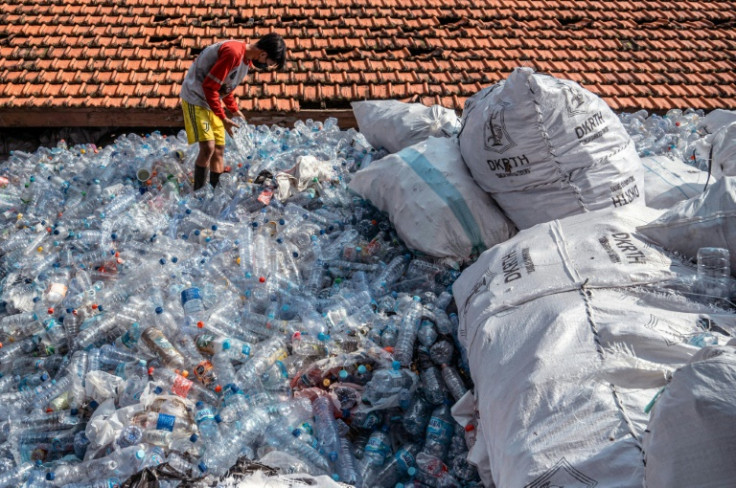 I rifiuti di plastica hanno superato i 350 milioni di tonnellate nel 2019, di cui meno del 10% riciclato, ha affermato l&#39;OCSE